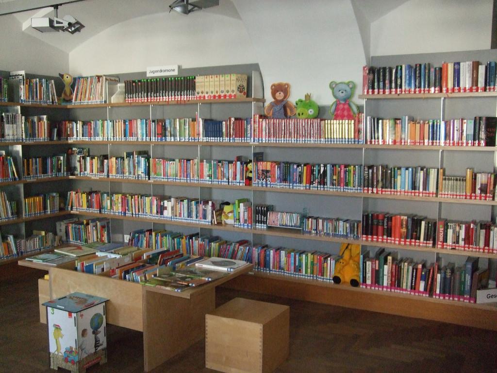 Innenansicht Bibliothek Fehring - Jugendbereich